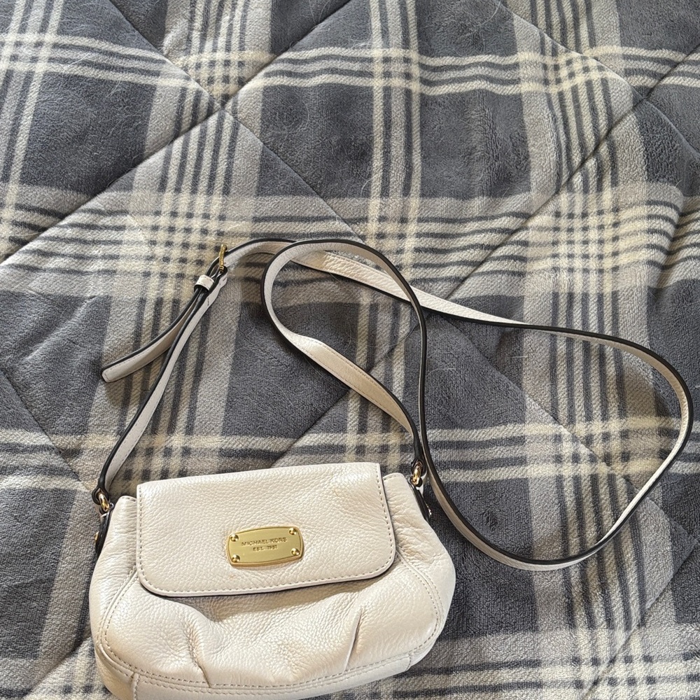 Michael kors crossbody bag